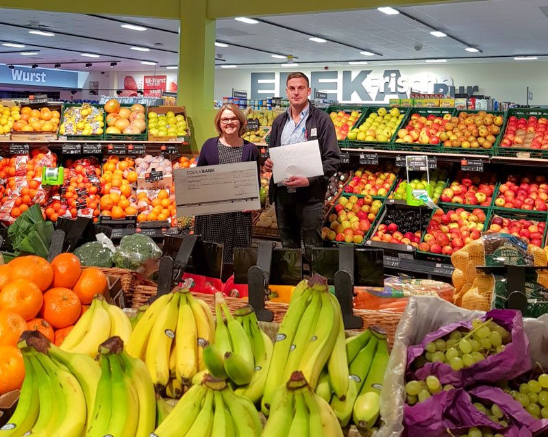 Pfandbon-Spende von EDEKA Stenger, Südbahnhof