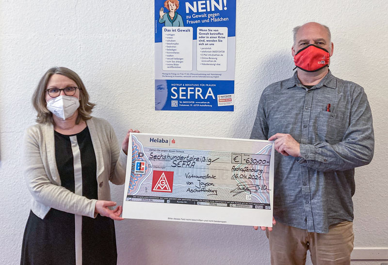 Betriebsräte und IG Metall Mitglieder von Joyson safety systems spenden für SEFRA e.V.